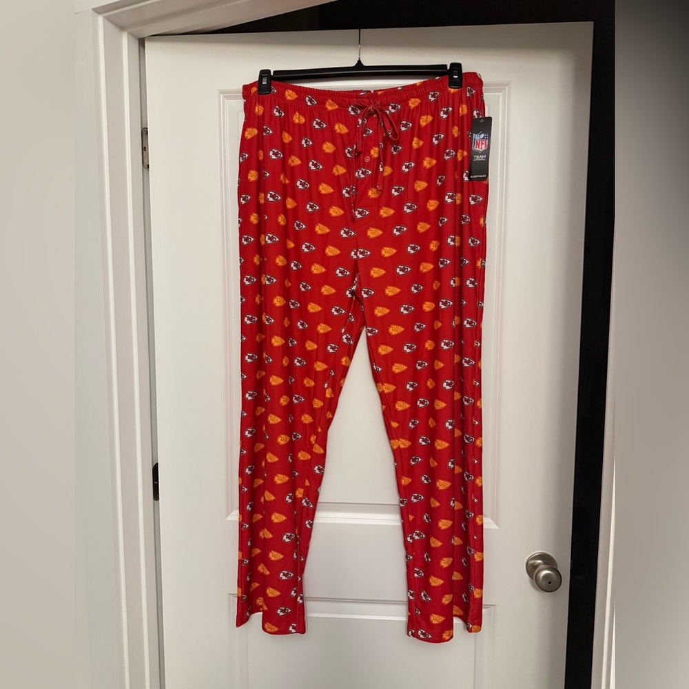 NWT men’s NFL Kansas City Chiefs lounge/pajama pants with Team Logos, size XXL